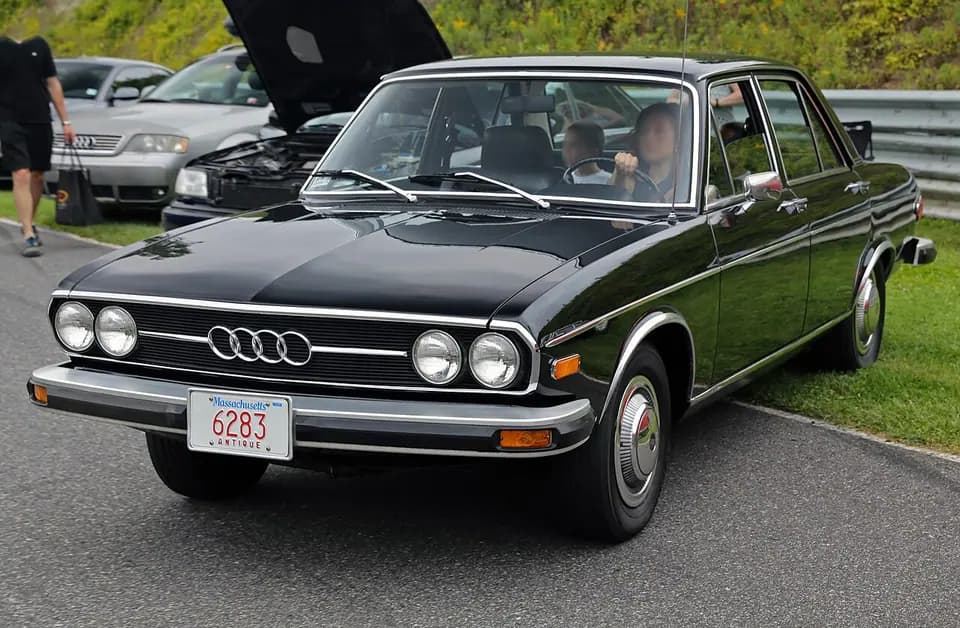 Eksempel på Audi 100 C1